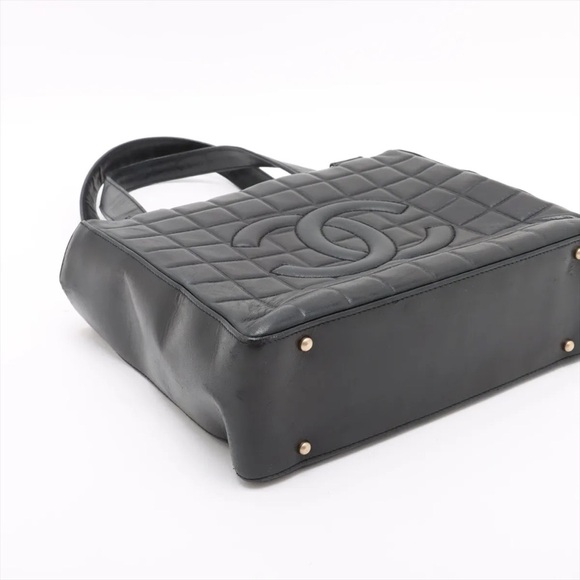 Authentic Pre-Loved Chanel CC Lambskin Chocolate Bar Tote
COA Included - Picture 5 of 16